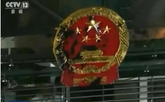 长安剑：示威年轻人错把无知当热血 是最大的愚蠢