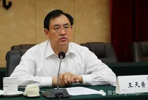 在地方层面，截至目前，只有上海、宁夏等三地没有省部级及以上官员落马，其他各省市都有“老虎”出现。