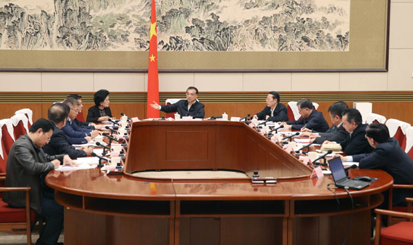 11月14日，就在中国经济10月份“成绩单”公布当天，李克强总理主持召开经济发展和民生改善座谈会。