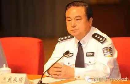 2014年中央第五巡视组进驻天津后三个月间，共收到群众反腐来信5000多封，来电3000多个，来访4000多人次，其中大量内容涉及时任天津市政协副主席、市公安局局长，人称“武爷”的武长顺。