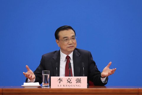 李克强明确要求国务院各部门负责人，要及时主动回应公众重大关切，给社会各界一个稳定预期。中国政府网
