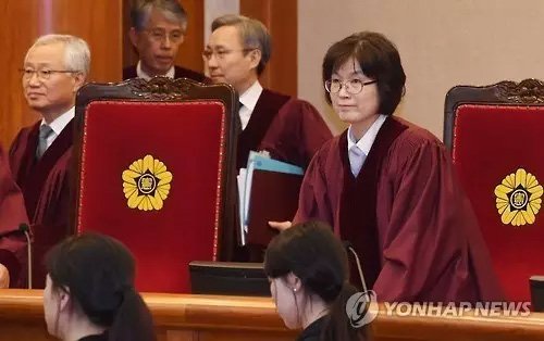 在辩词的最后，朴槿惠表示了道歉，称“没有管理好周围的人，令民众伤心不已，对此表示愧疚”。