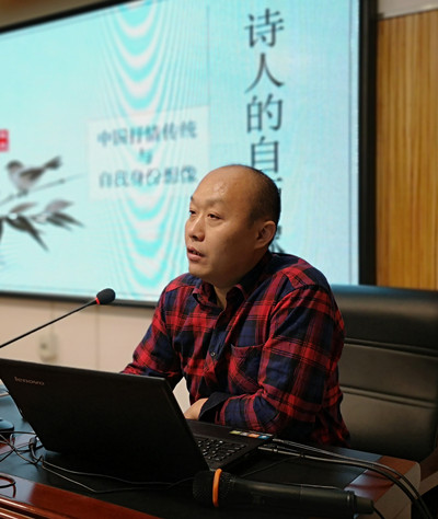 诗人的“自画像” 打开精神世界的钥匙