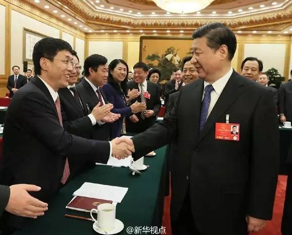 图为：2016年3月7日上午，中共中央总书记、国家主席、中央军委主席习近平来到十二届全国人大四次会议黑龙江代表团参加审议。