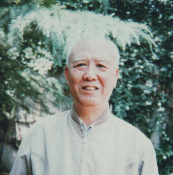 前化工部部长、原中央委员秦仲达。